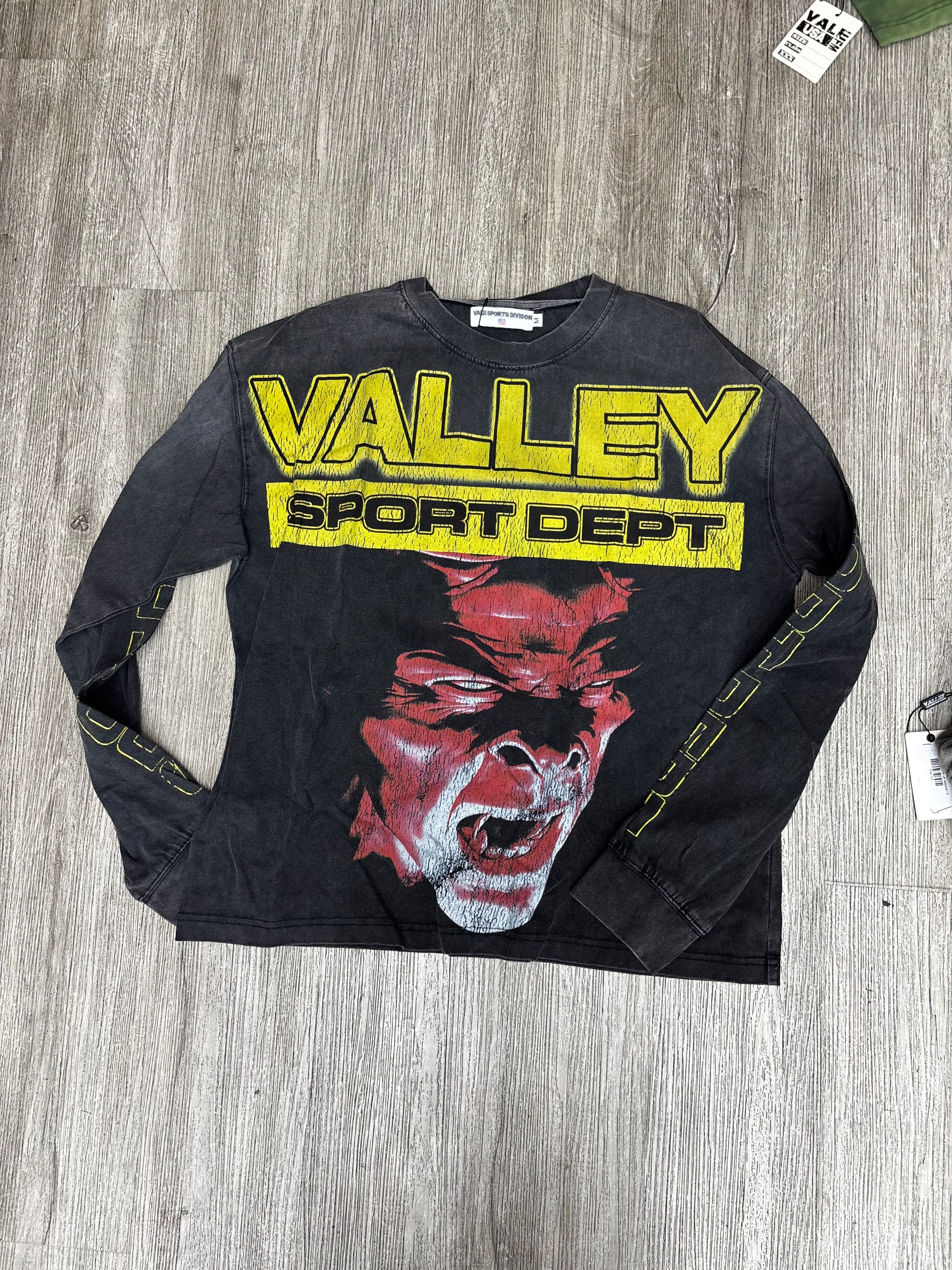 Vale lives longsleeve black/ red/ yellow logo