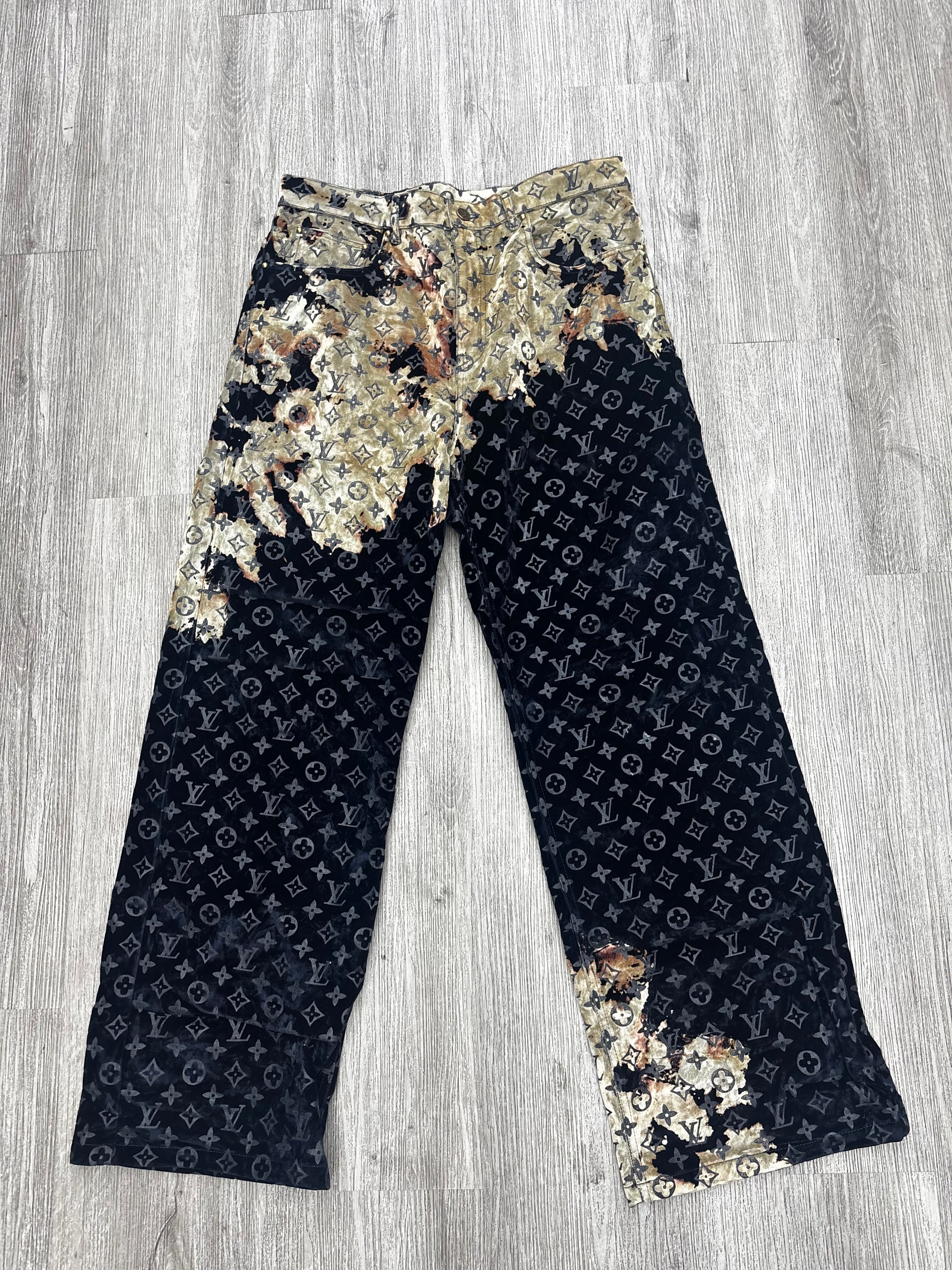 Louis Vuitton pants all over logo navy/ beige