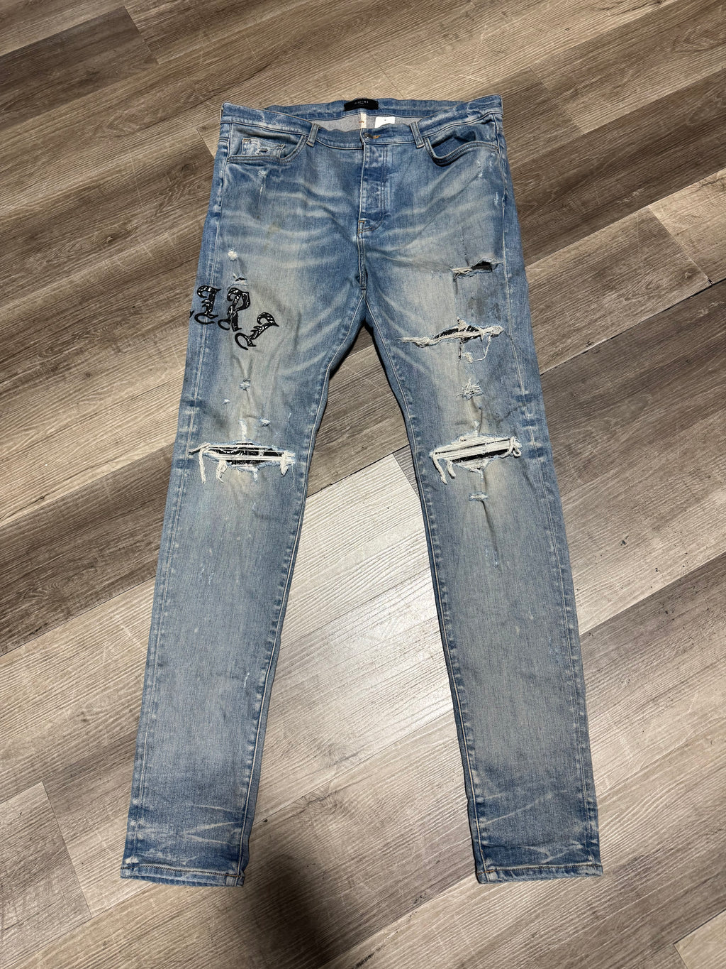 Amiri Old English jeans Bandana
