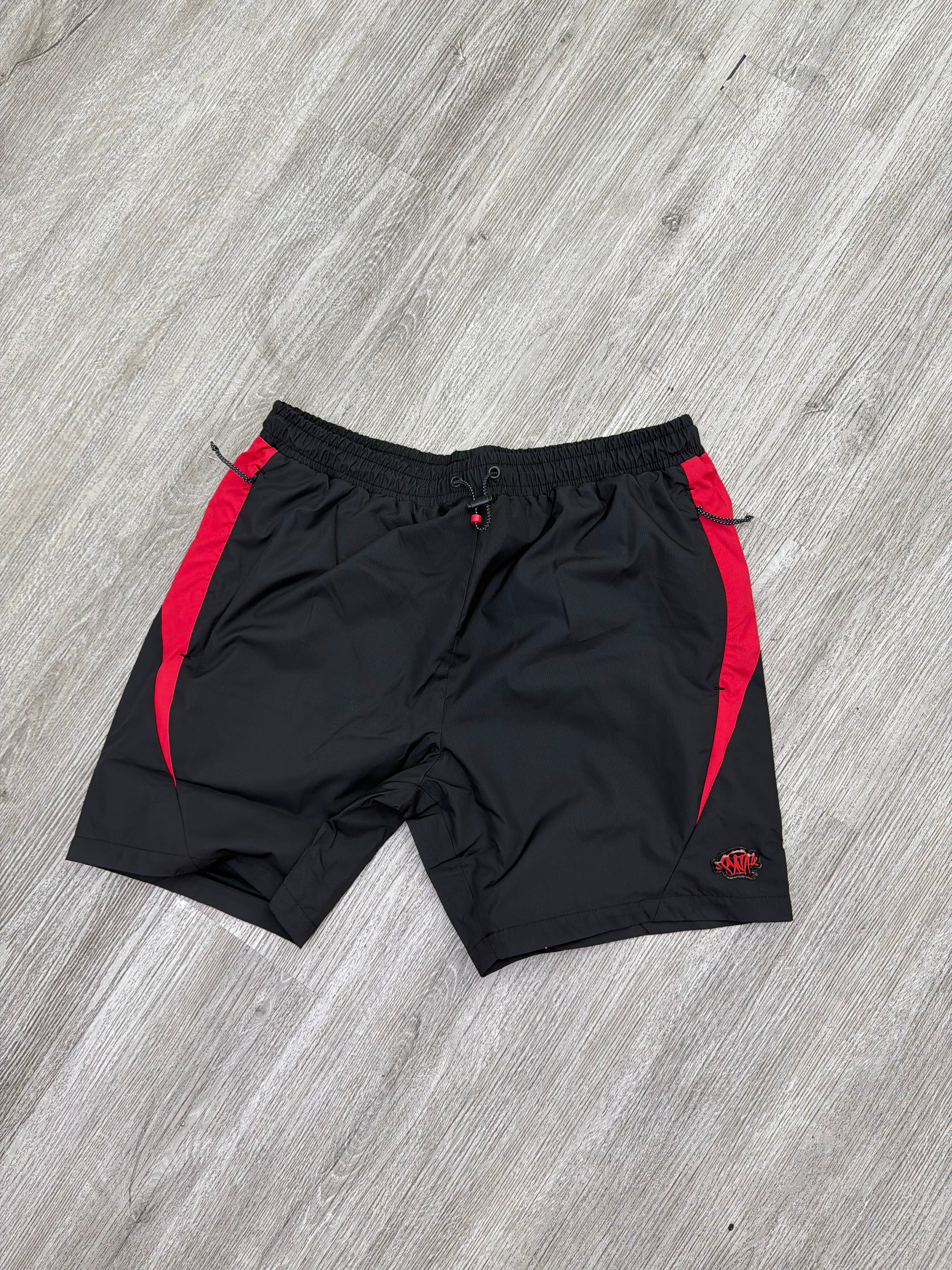 Syna Shorts (Black/Red)