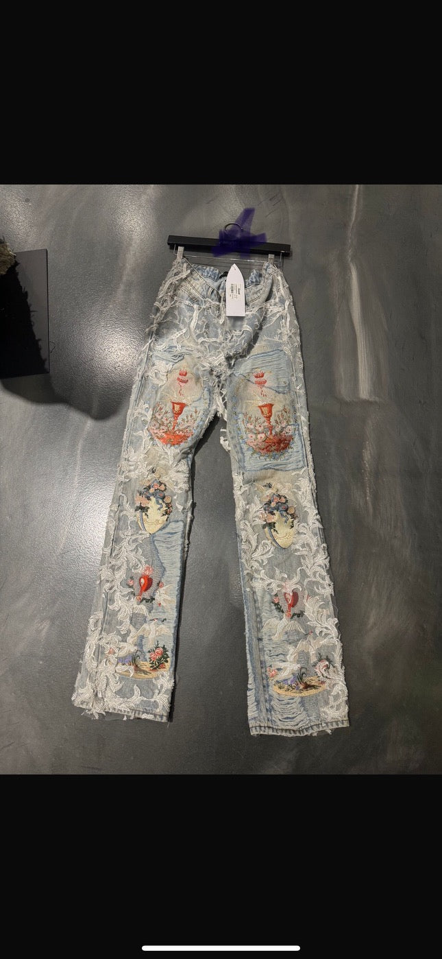 Who decides war denim lace