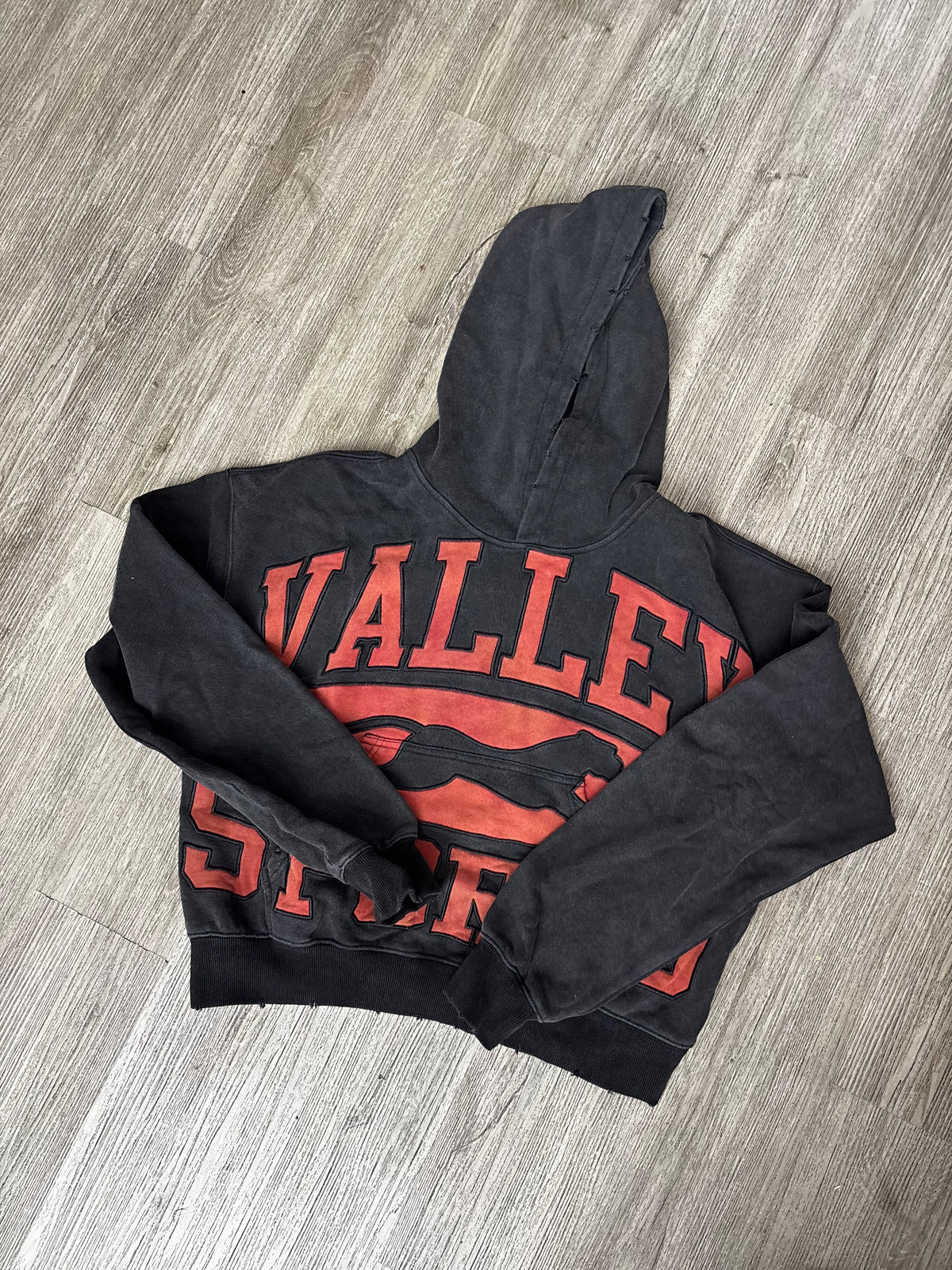Vale lives sports hoodie black/ red