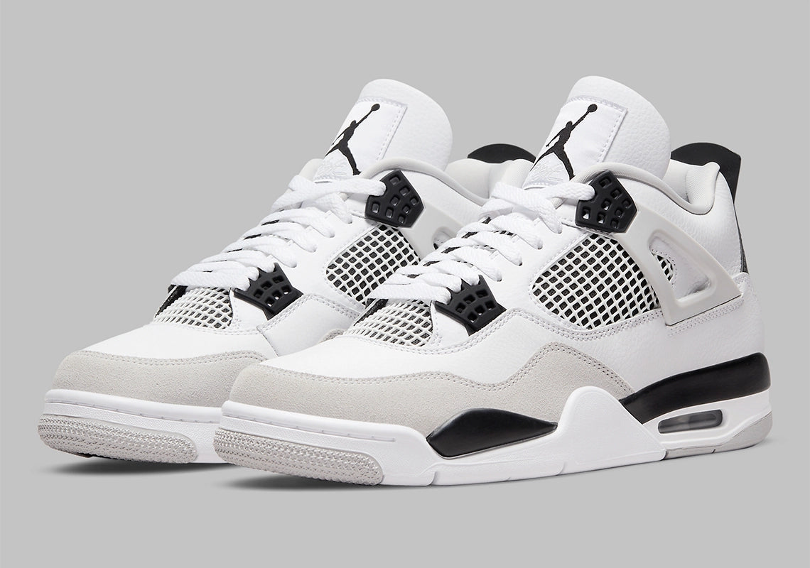 Jordan 4 “military black”
